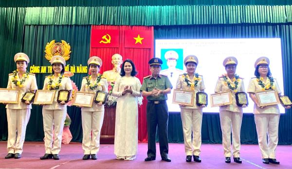Tỏa sáng hình ảnh phụ nữ Công an TP Đà Nẵng hết lòng vì nhân dân phục vụ
