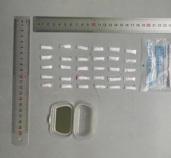 Trữ cả kho đá trong phòng ngủ