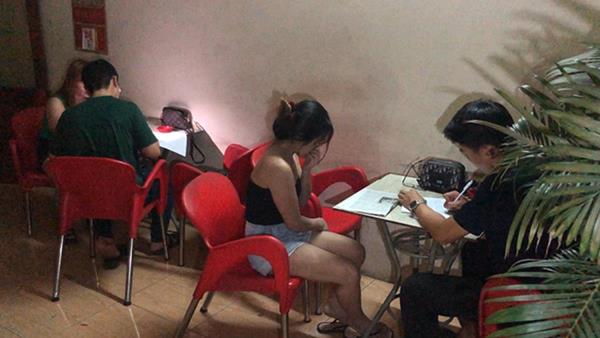 Khởi tố chủ chứa lẫn chủ chăn