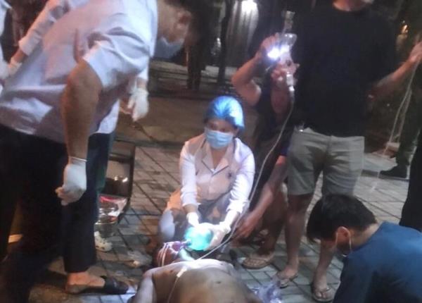 Tập trung cứu 3 người mắc kẹt trong vụ cháy nhà tại quận Liên Chiểu