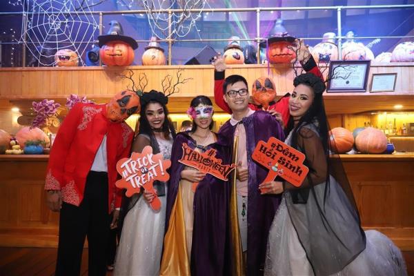 Lạc vào lễ hội Halloween rùng rợn trên đỉnh Sun World Ba Na Hills