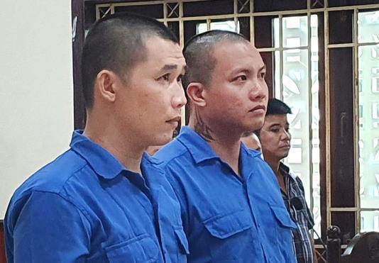 Lãnh án tù vì giấu chó lửa