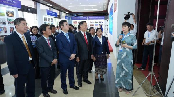 Ngày hội thắm tình hữu nghị đặc biệt Việt Nam – Lào