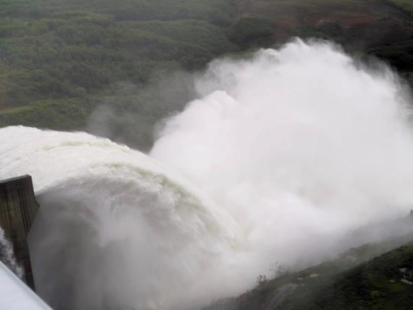 Các thủy điện giảm lũ cho hạ lưu hơn 200 triệu m3