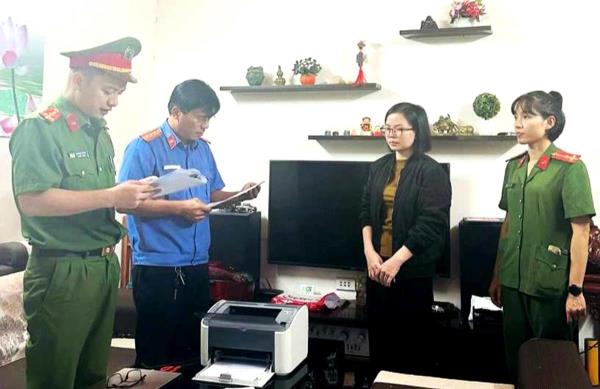 Lừa chiếm đoạt tiền tỷ