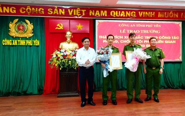 Phú Yên khen thưởng các đơn vị triệt xóa nhóm tội phạm tín dụng đen