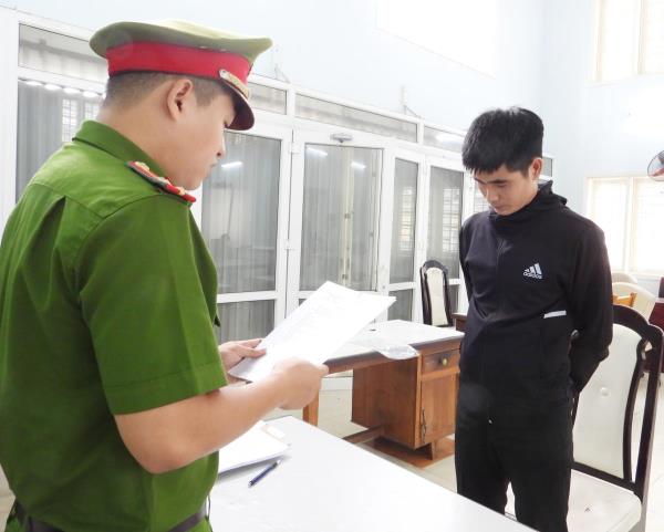 Lừa tiền tỷ của đồng nghiệp