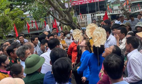 Kỷ niệm 93 năm Ngày thành lập Mặt trận Dân tộc thống nhất Việt Nam (18-11-1930 - 18-11-2023): Hướng công tác Mặt trận về cơ sở