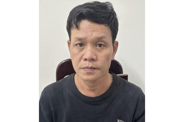 Tên trộm trùm mền lộ diện