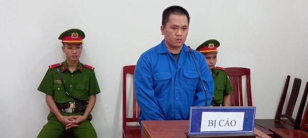 Xách súng đi đòi nợ giùm