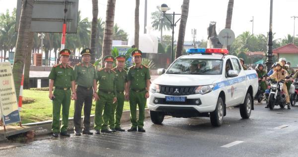 Công an quận Sơn Trà ra quân trấn áp các loại tội phạm
