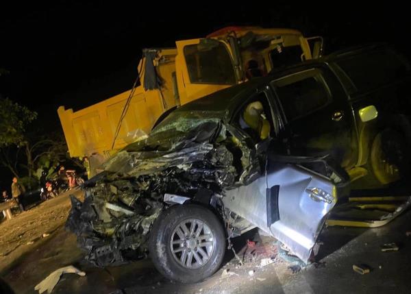 Tai nạn ô-tô làm 3 người trọng thương