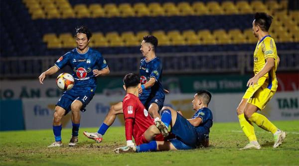Nhìn lại vòng 6 V. League 2023/24: Phải thế chứ