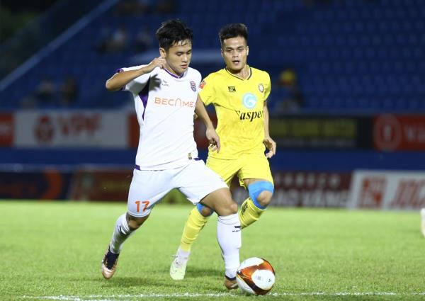 B. Bình Dương hạ nốtứng viên Đ. Thanh Hóa