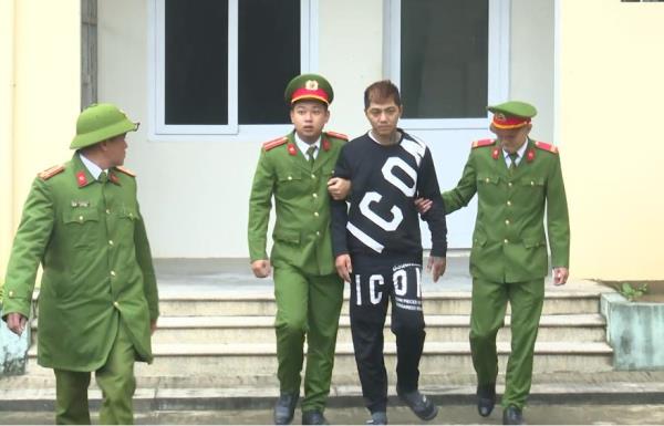 Quảng Trị: CATP Đông Hà đấu tranh chuyên án, bắt 2 đối tượng vận chuyển hơn 12.000 viên ma túy, thu thêm súng ngắn, nhiều tiền mặt