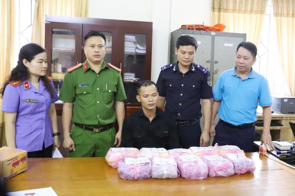 Nhận án tử khi vận chuyển 32.800 viên ma túy