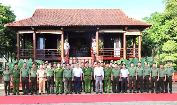 Thứ trưởng Nguyễn Duy Ngọc biểu dương những kết quả nổi bật của Công an Đắk Nông trong năm 2023