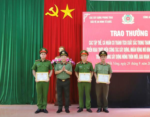 Sơ kết điểm mô hình Tổ tuần tra phòng, chống tội phạm và bảo vệ nông sản