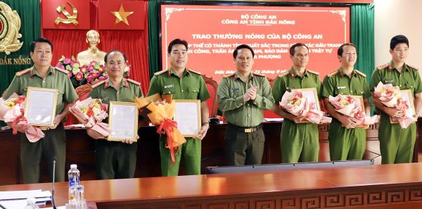 Nhiều tập thể, cá nhân thuộc Công an tỉnh Đắk Nông được Bộ Công an, UBND tỉnh khen thưởng