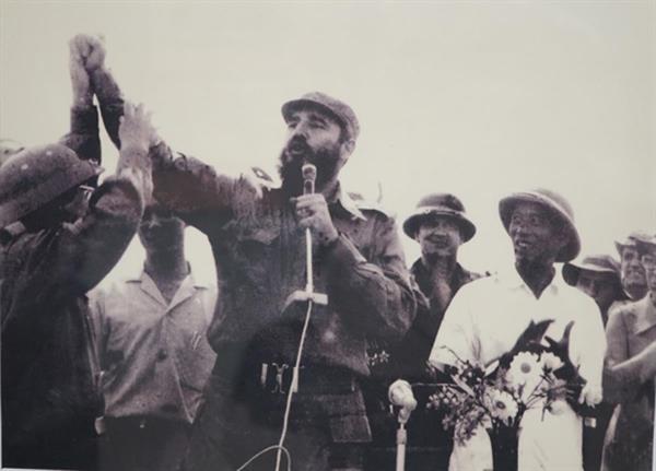 Chương trình nghệ thuật chào mừng kỷ niệm 50 năm lãnh tụ Fidel Castro thăm vùng giải phóng miền Nam Việt Nam