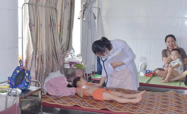 12 trẻ mầm non nhập viện nghi bị ngộ độc