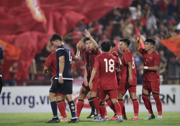 Video bóng đá U23 Việt Nam - U23 Guam: Đại tiệc 6 bàn, thị uy sức mạnh (Vòng loại U23 châu Á)