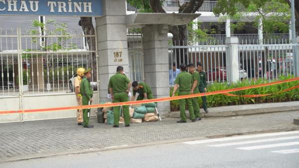 Công an TP Đà Nẵng thông tin về vật thể lạ trước cổng trường