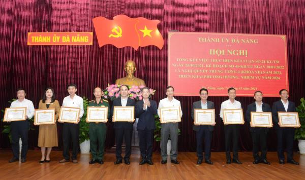 Đề nghị nâng chỉ tiêu phát triển Đảng viên so với số lượng đảng viên đầu năm lên 4%