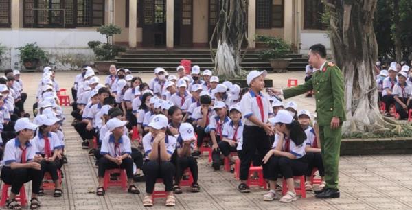 Lan tỏa mạnh mẽ thông điệp đón Tết lành mạnh, an toàn cho học sinh