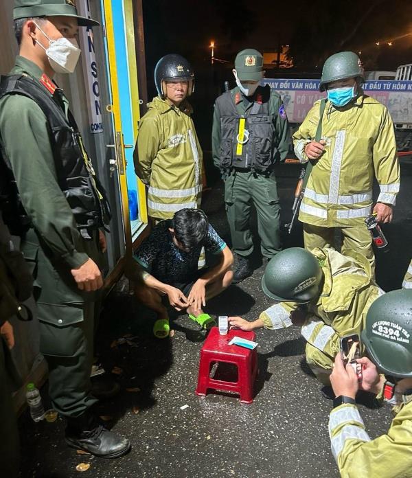 Xử lý tài xế xế hộp sử dụng ma túy khi lái xe