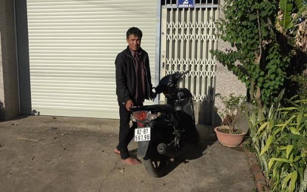 Trộm xe tông chủ xe gãy tay