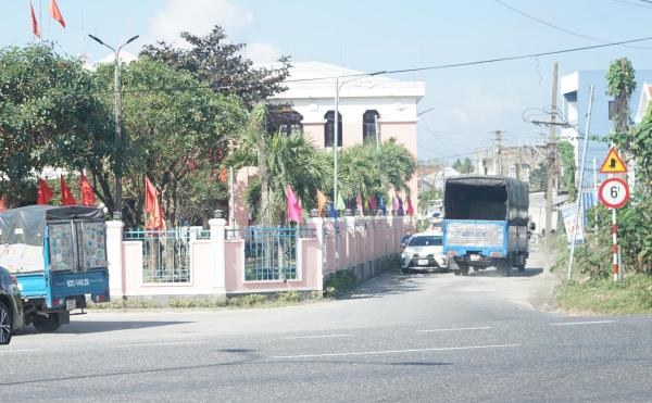 Khảo sát phương án để giải quyết tình trạng ô-tô né trạm thu phí, làm mất an toàn giao thông ở Quảng Nam
