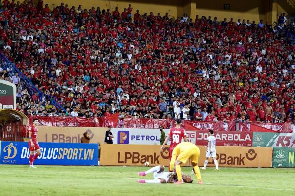 Nhìn lại Bóng đá Việt Nam 2023: Hiếm có, khó tìm