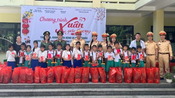 Mang Xuân yêu thương đến với học sinh nghèo vùng cao