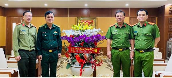 Các đơn vị quân đội thăm, chúc Tết Công an TP Đà Nẵng