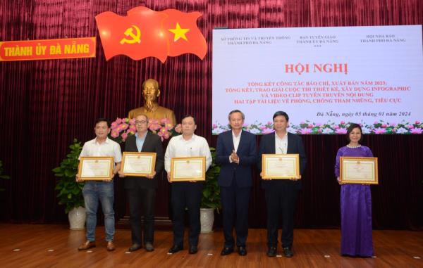 Tập trung chỉ đạo, định hướng và xử lý các vấn đề nổi cộm được báo chí và dư luận quan tâm