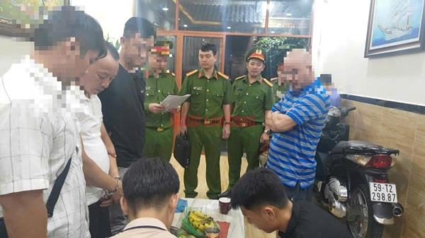 Người bán cháo lòng nổ là Cục phó C02 lừa trùm cát tặc hàng tỉ đồng