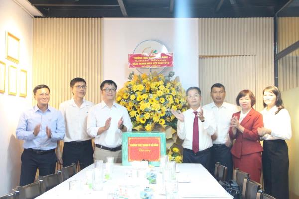 Bí thư Thành ủy Đà Nẵng Nguyễn Văn Quảng thăm, chúc mừng các doanh nghiệp nhân ngày Doanh nhân Việt Nam