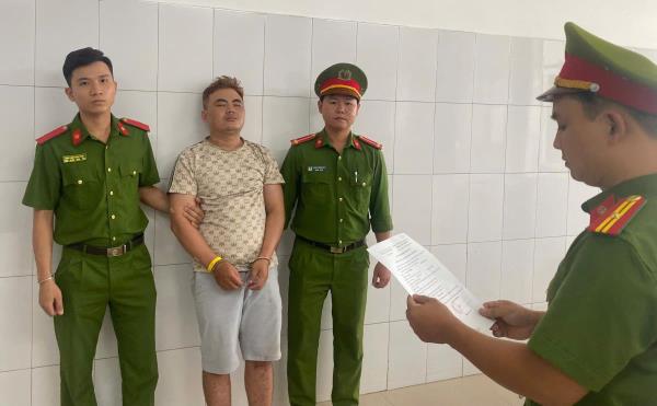 Bắt tạm giam đối tượng giết bạn gái trong nhà nghỉ, uống thuốc tự vẫn bất thành
