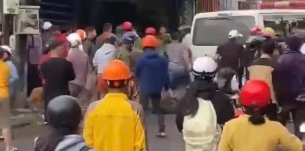 Điều tra vụ án mạng khiến 2 người chết, 1 người bị thương nặng tại quán karaoke