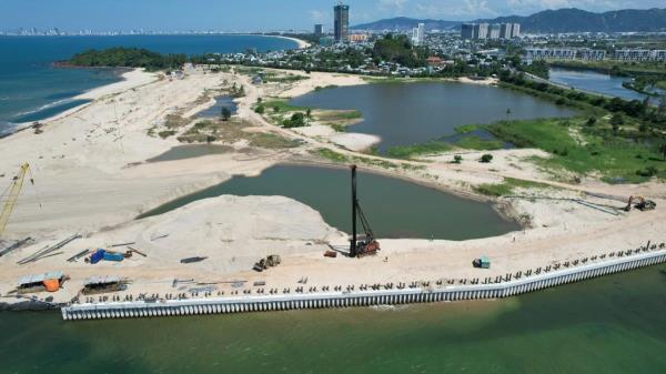 Cần khảo sát, đánh giá khách quan nguyên nhân và khắc phục sạt lở bờ sông Cu Đê