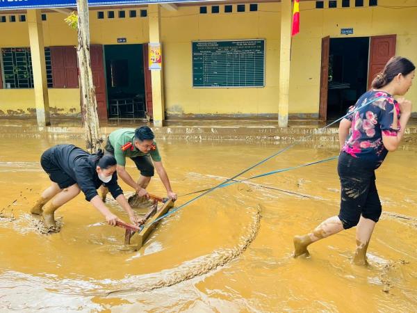 Nỗi lo lũ quét của thầy trò trường vùng cao Nghệ An