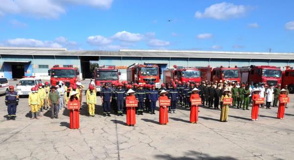 Thực tập phương án chữa cháy và cứu nạn, cứu hộ cấp tỉnh có huy động nhiều lực lượng, phương tiện của Công an các địa phương lân cận
