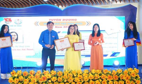 Đà Nẵng tuyên dương 39 nhà giáo trẻ tiêu biểu