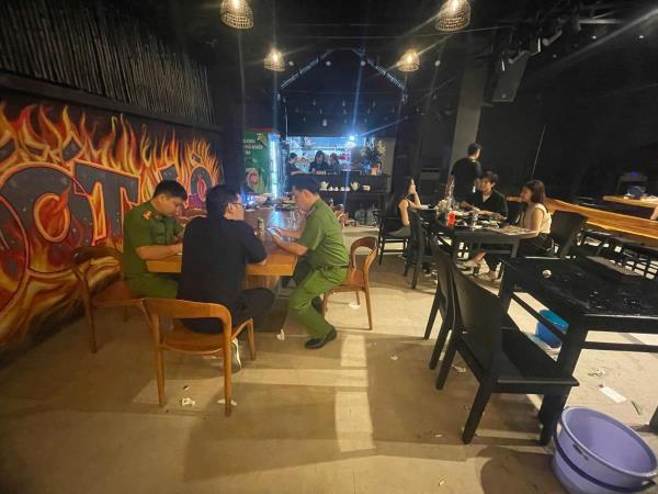 Kiên quyết xử lý các quán nhậu có dấu hiệu vi phạm trên đường Chương Dương