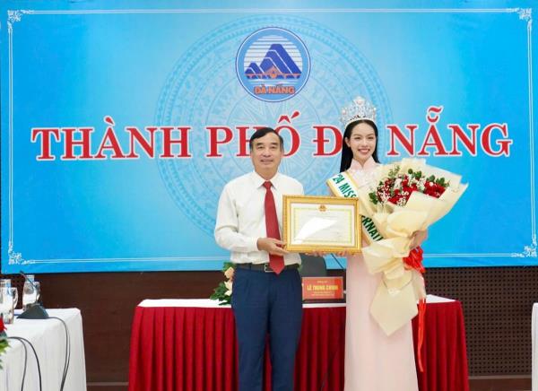 Chủ tịch UBND thành phố Đà Nẵng gặp mặt, chúc mừng Hoa hậu quốc tế 2024