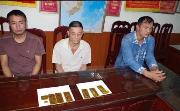 Bắt 3 đối tượng buôn lậu hơn 6 kg vàng