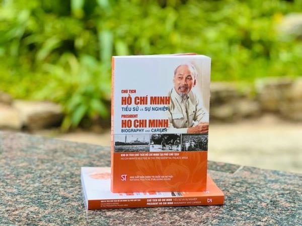Ra mắt sách song ngữ Việt – Anh về Chủ tịch Hồ Chí Minh