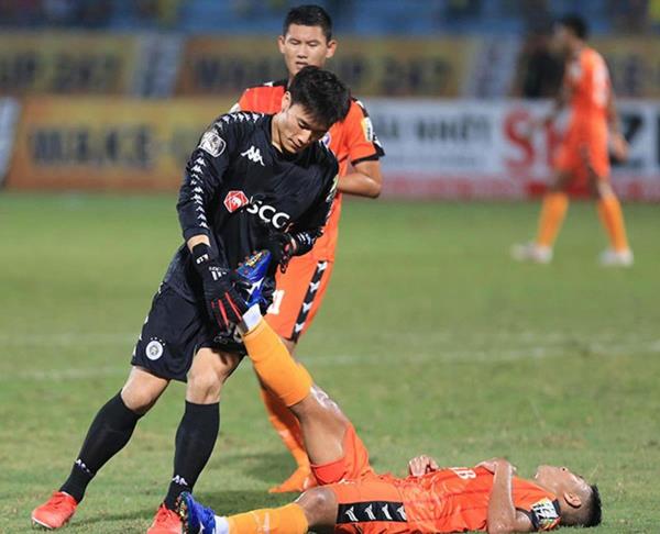 Rộ tin thủ môn Bùi Tiến Dũng đến SHB Đà Nẵng: Một quyết định, đa mục tiêu