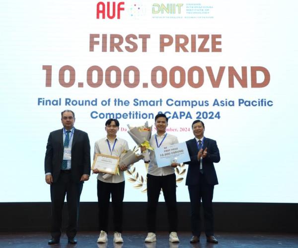 Sinh viên sáng chế thiết bị đo chất lượng đất